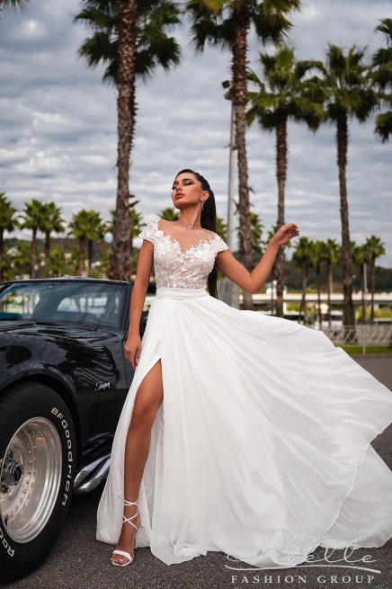 Свадебное платье шифоновое а-силуэт с разрезом 